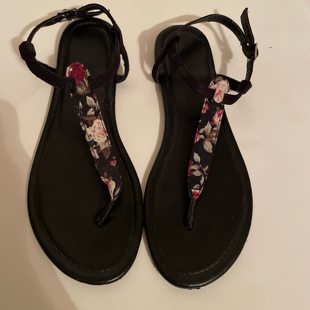 Sandals - Picture 4 of 5